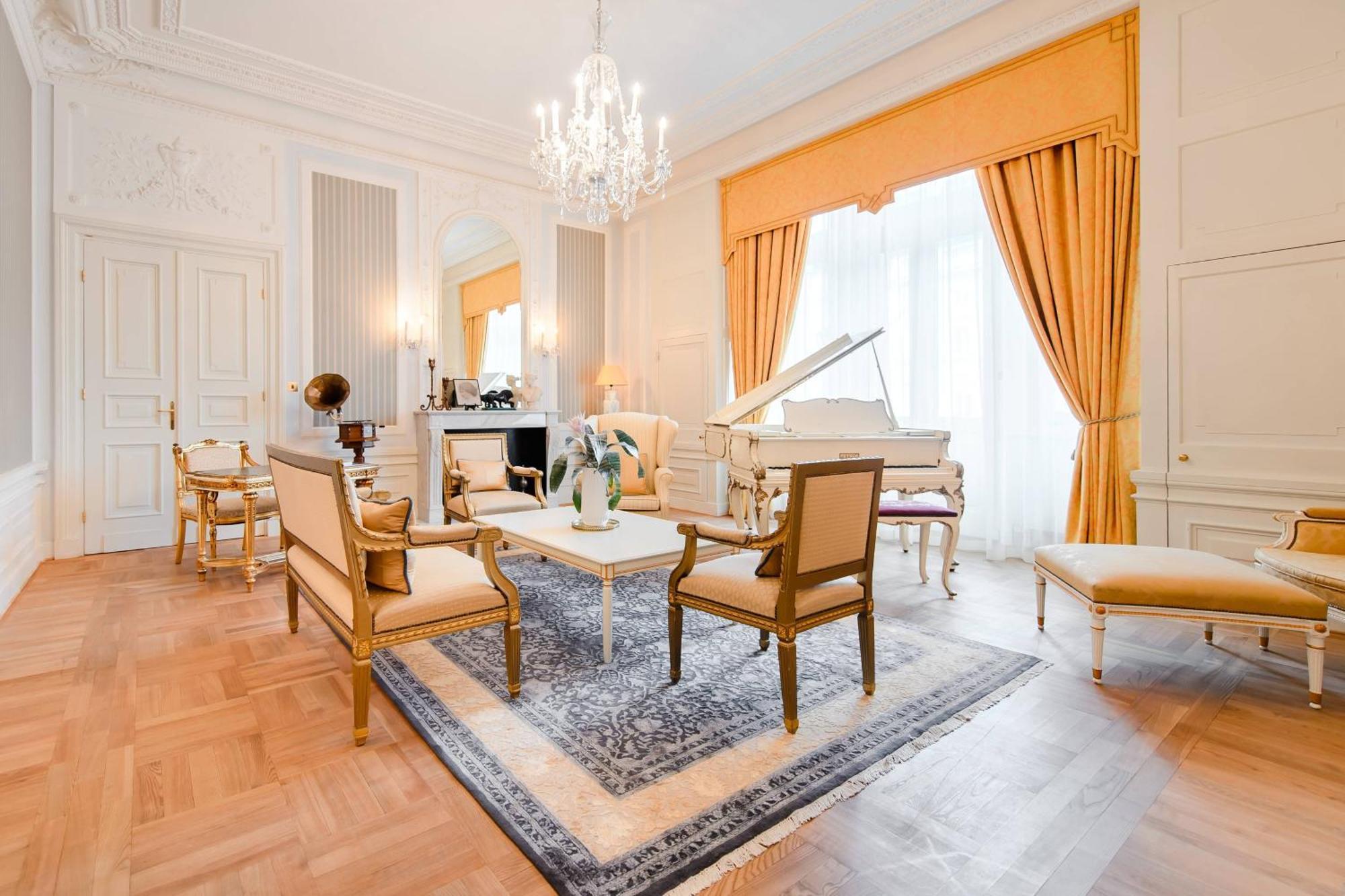 Hotel Bristol, A Luxury Collection Hotel, Varsó Kültér fotó The interior of the suite