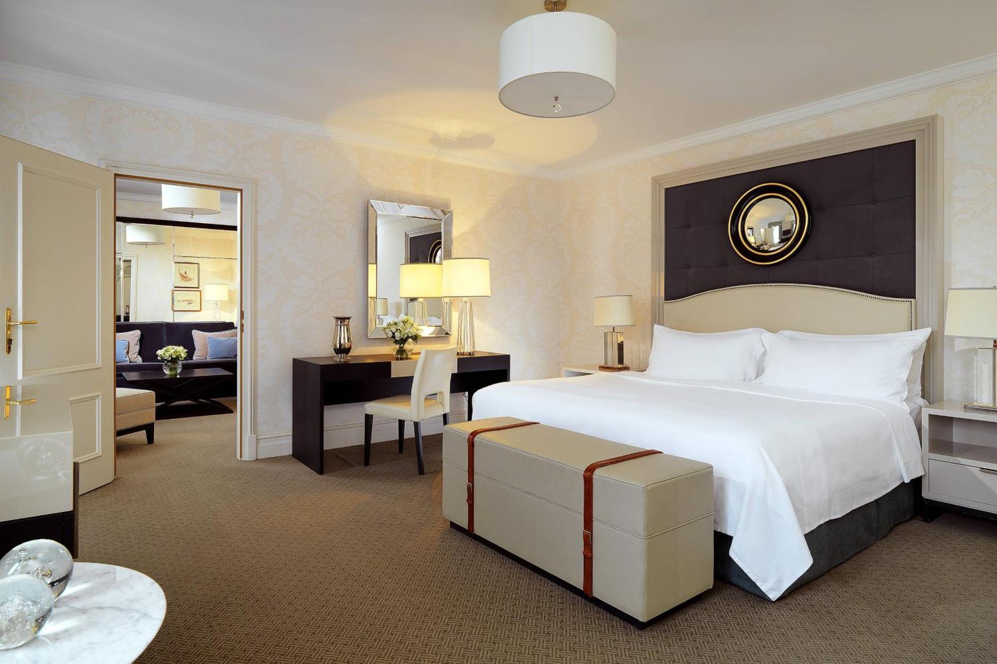 Hotel Bristol, A Luxury Collection Hotel, Varsó Kültér fotó A suite at the Four Seasons Hotel, London